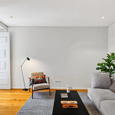 My With Ac * ליסבון