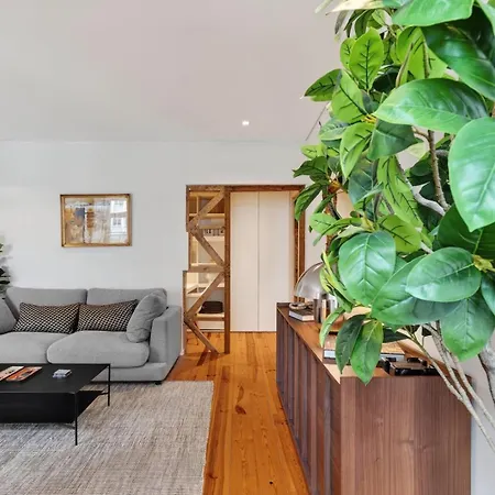 My With Ac * ליסבון