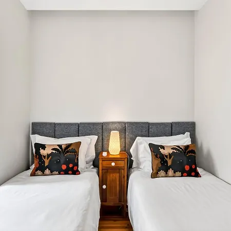 דירה My With Ac ליסבון