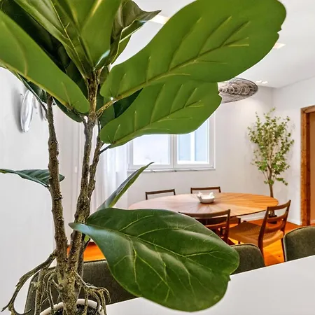 My With Ac * ליסבון